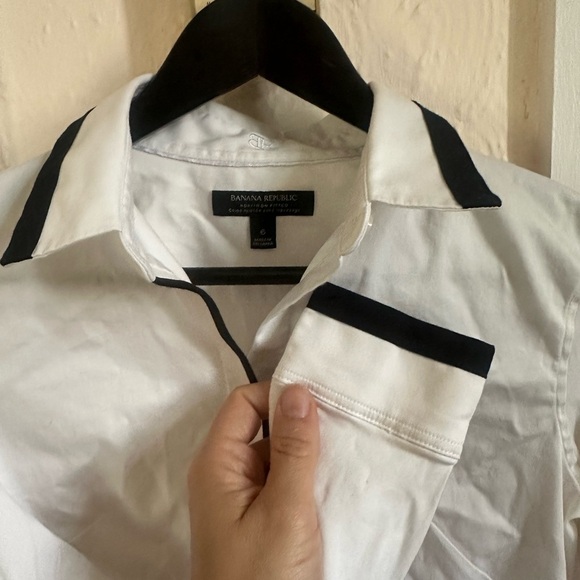 Banana Republic White Button-Down Shirt with Black Trim Size 6 - Picture 4 of 6
